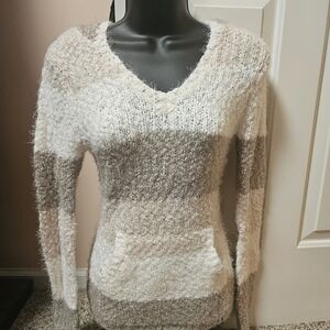 Cozy VENUS V-Neck Sweater - Cream and Brown With Hood